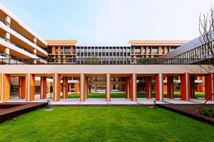 ?？诠_學(xué)校