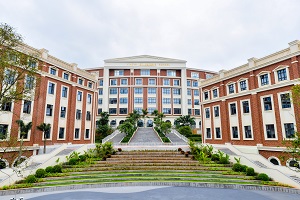 海南英雅盛彼德學(xué)校