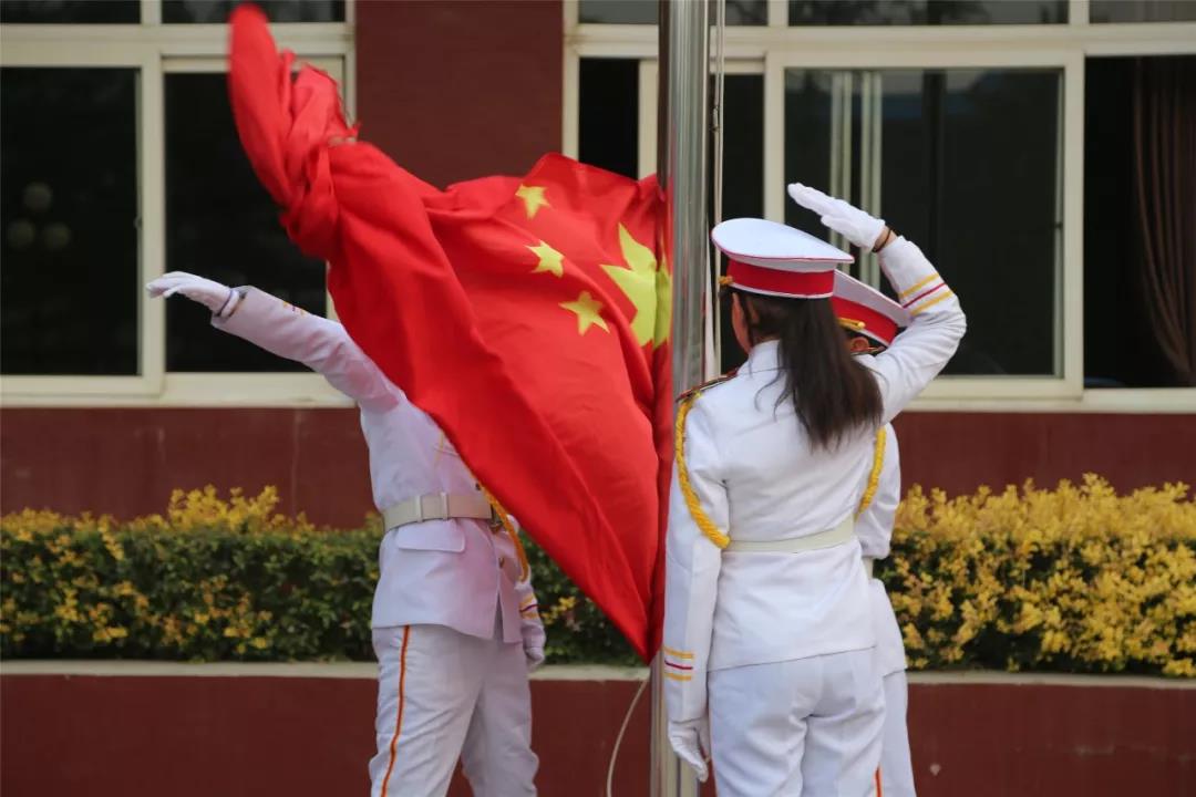 北大附屬實(shí)驗(yàn)學(xué)校第八周升旗儀式