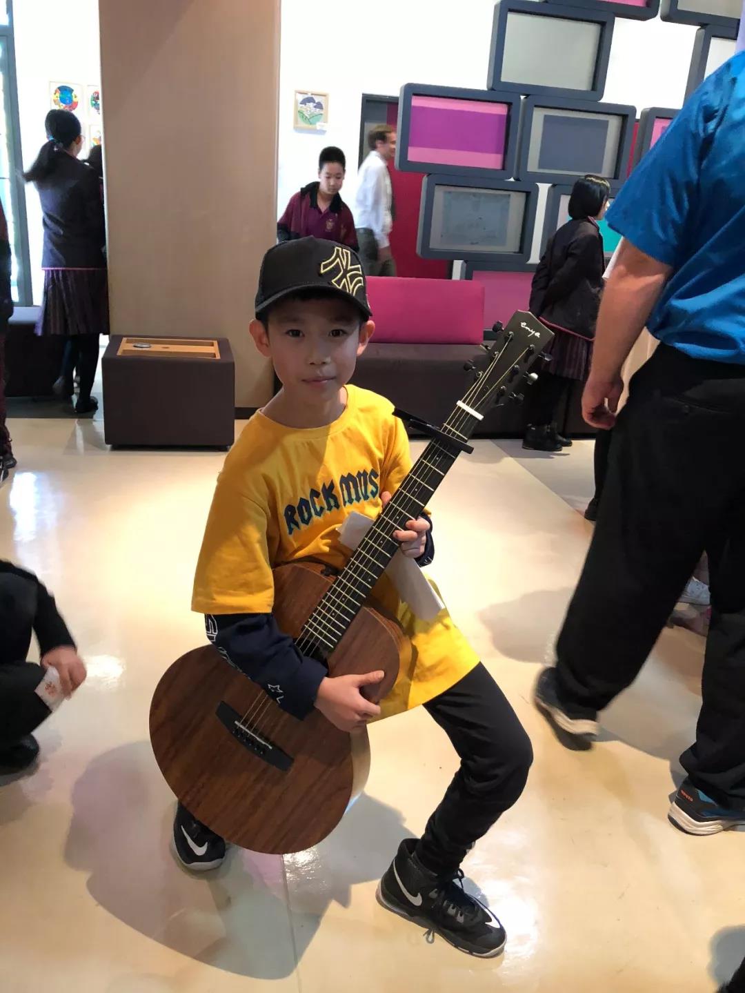 【音樂(lè)市集】炫動(dòng)音符 唱響黑利伯瑞