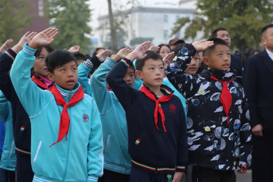 北大附屬實(shí)驗(yàn)學(xué)校第八周升旗儀式