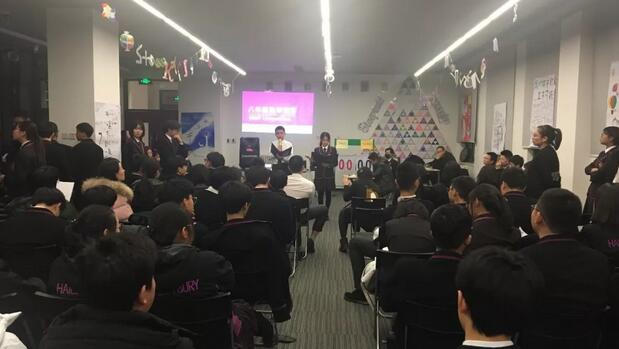 HWʔ(sh)W(ji)ǻ c옷ͬ