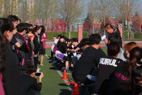 黑利伯瑞國際學(xué)校高中部【拔河比賽】凝心聚力的賽事