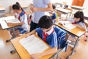 СHW(xu)У߽x (yu)|(zh)HW(xu)УR