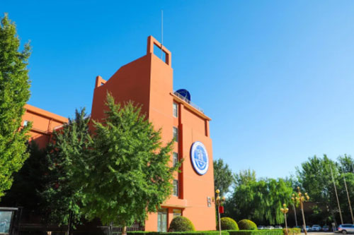 新府學外國語學校