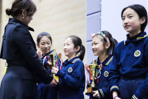 新府學(xué)外國語學(xué)校