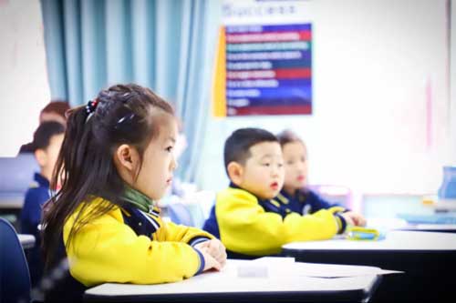 新府學(xué)外國(guó)語(yǔ)學(xué)校