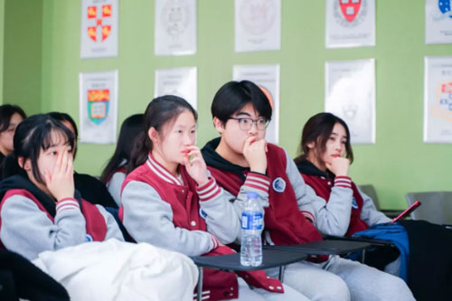 新府學(xué)外國(guó)語(yǔ)