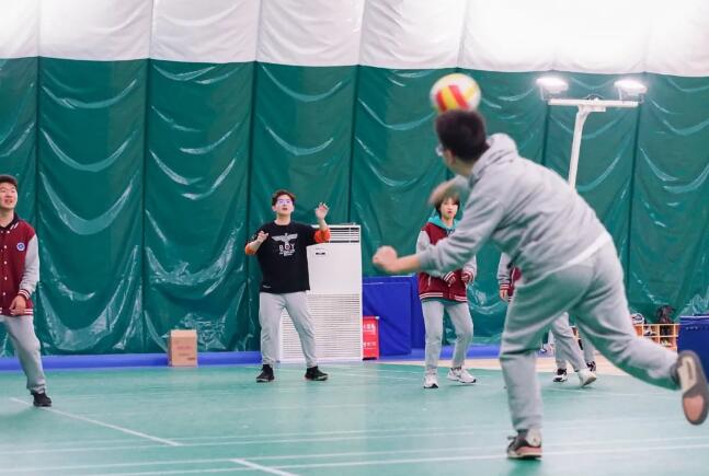 北京新府學(xué)外國語學(xué)校