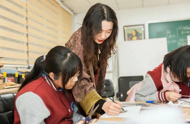 北京新府學(xué)外國語學(xué)校