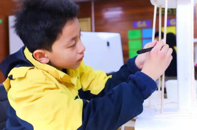 北京新府學(xué)外國語學(xué)校