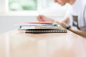 ˽RьW(xu)УڱW(xu)M(fi)ߵĆ᣿