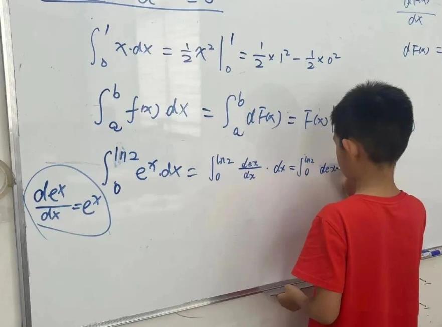 DW(xu)AMC(jng)ِ.jpg