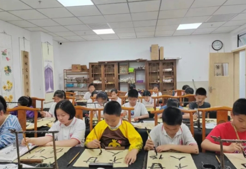 北京東方紅學(xué)校小學(xué)部社團(tuán)開課啦，看看學(xué)校都開設(shè)了哪些團(tuán)課！