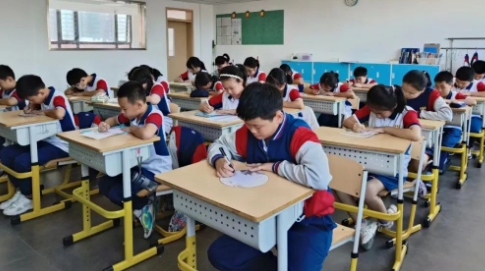 三河市燕橋學校小學六年級硬筆書法比賽實錄：書寫漢字之美，筆墨飄香校園