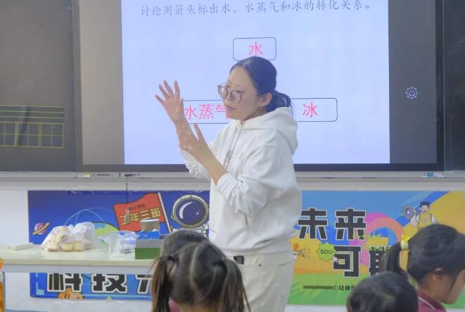 ͨ݅^(q)˽(sh)ˌW(xu)Уnɫ-ƌW(xu)n7.jpg