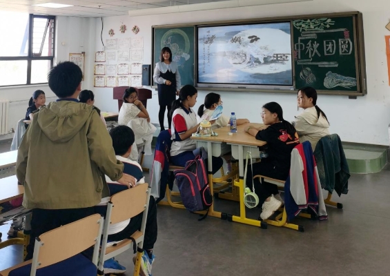 三河市燕橋?qū)W校小學3至6年級中秋節(jié)活動：月亮上枝頭，街星映滿天