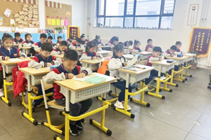 三河市燕橋?qū)W校小學部開展素養(yǎng)展示英語書法大賽