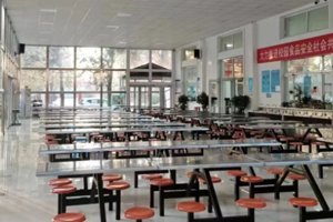 華油榮德小學(xué)食堂介紹——“五好”食堂，讓孩子們吃得安全、健康和營養(yǎng)