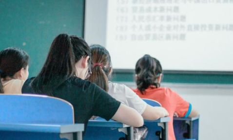 北京新府學(xué)外國語學(xué)校(國內(nèi)班)高中招生政策盤點(diǎn)！非京籍可報(bào)名