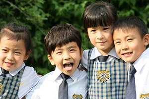 R˽W(xu)УһW(xu)M60fĆ᣿挍W(xu)MԔ