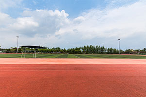 北京新府學(xué)外國(guó)語(yǔ)學(xué)校(國(guó)內(nèi)班)老師抓的嚴(yán)嗎？學(xué)習(xí)風(fēng)氣怎么樣？