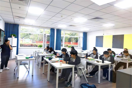 2025年北京東方紅學校小學一年多少錢？除了學費還有哪些其他收費？
