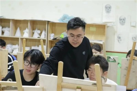 三河市燕橋學校美術高考班招生信息盤點！針對藝考生美術生