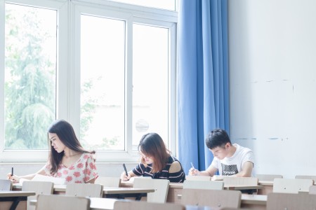 非京籍學(xué)生選擇三河市燕橋?qū)W?？尚袉幔扛奖本W(xué)生跨省擇校方案