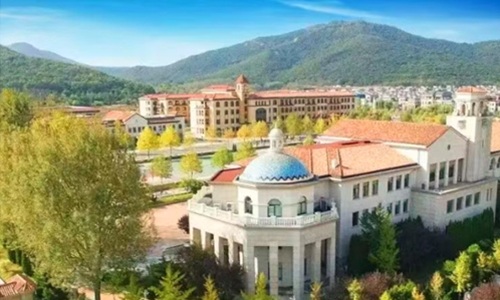 大連美國國際學(xué)校