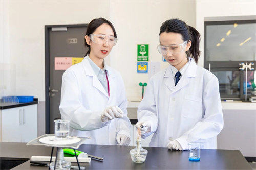 黑利伯瑞畢業(yè)生