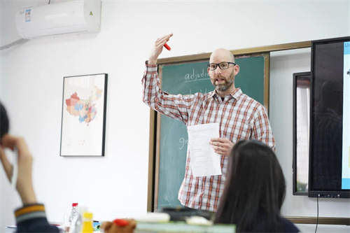 北京明德學(xué)院手機(jī)管理