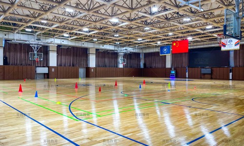 北京市新英才學(xué)校課程