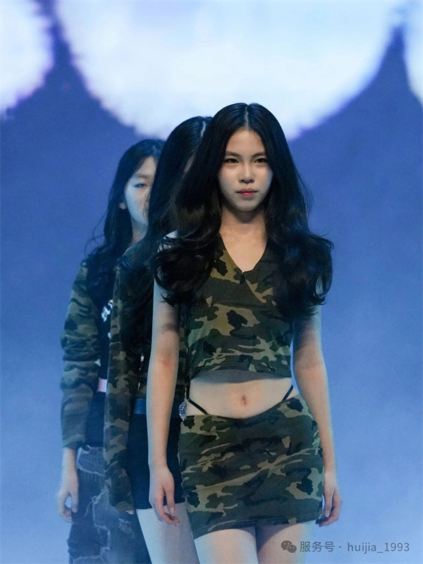 匯佳初中舞蹈隊(duì)四女孩專場演出的溫暖故事